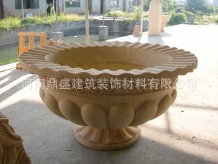 河南雕塑公司   玻璃钢花盆雕塑